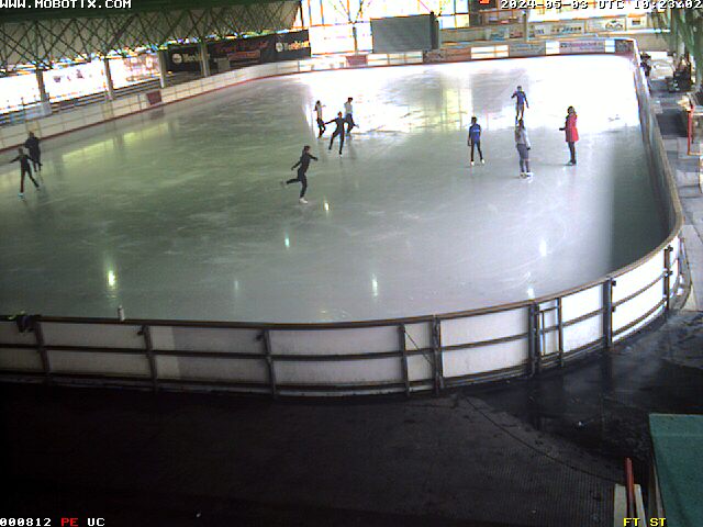 Aktueller Blick in die Eissporthalle